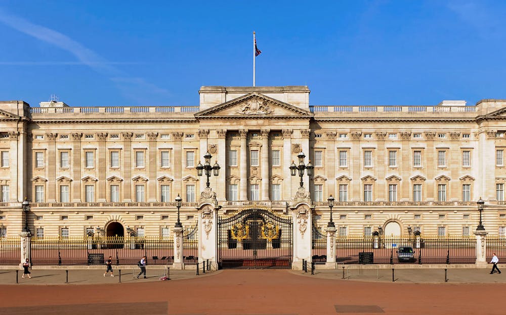 Westminster Dome climb - Outside Buckingham Palace