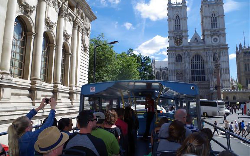 London Dungeon and Bus Tour - See the city from atop a London tour bus
